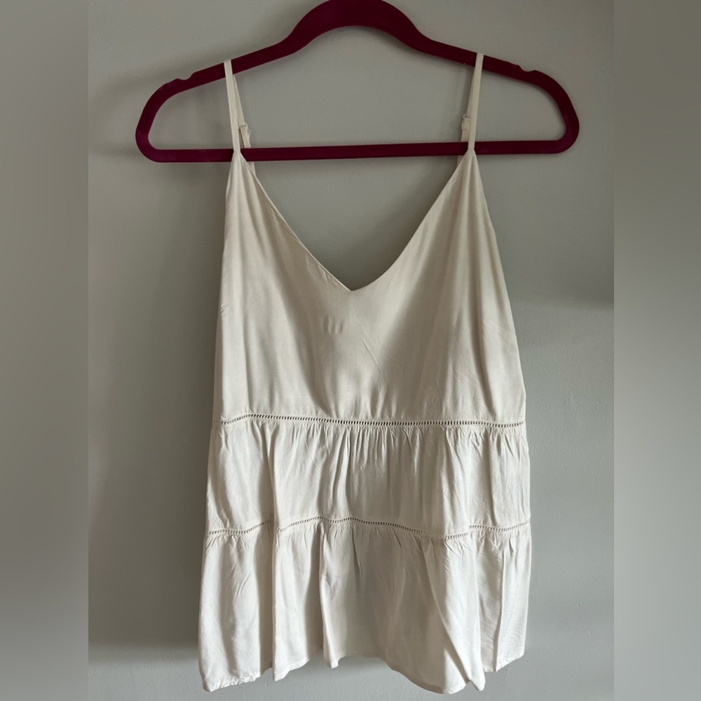 White tank top | shell | old navy | large